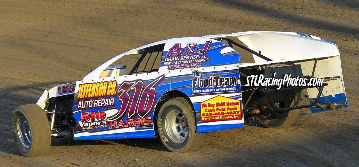 Trey Harris at Federated Auto Parts Raceway at I-55 on March 26th, 2016.